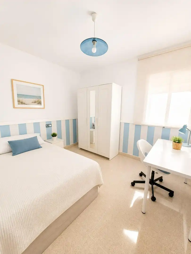 Schlafzimmer von Dachboden zur Miete in Málaga mit Klimaanlage, Privatgarten und Terrasse