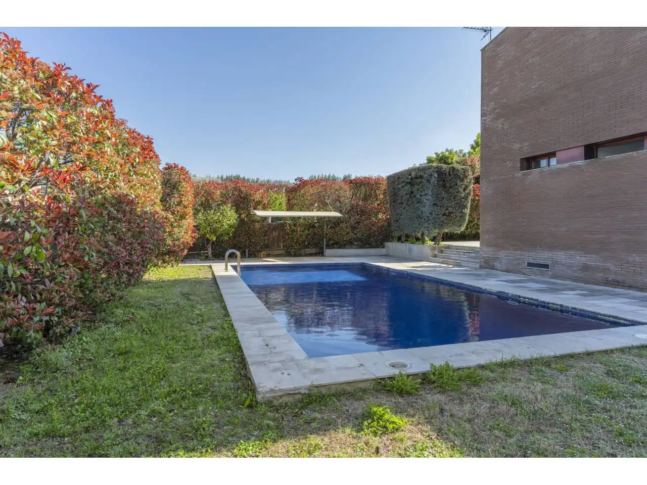 Piscina de Casa o xalet en venda en Girona amb Aire condicionat, Calefacció i Jardí privat