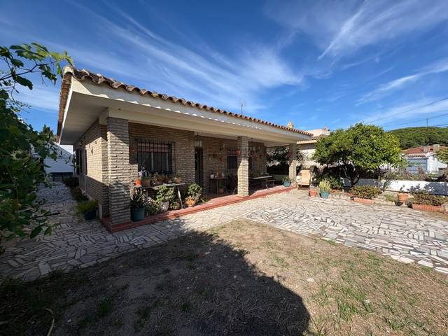 Casa-chalet en Venta en Cuatro Pinos - El Carmen