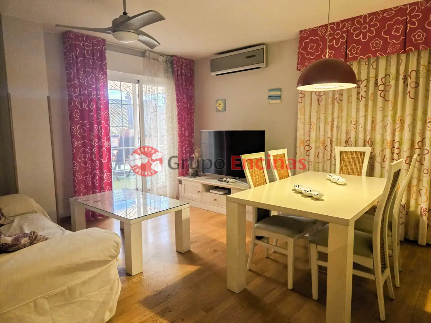 Vista exterior de Ático en venta en Parla con Aire acondicionado, Calefacción y Jardín privado