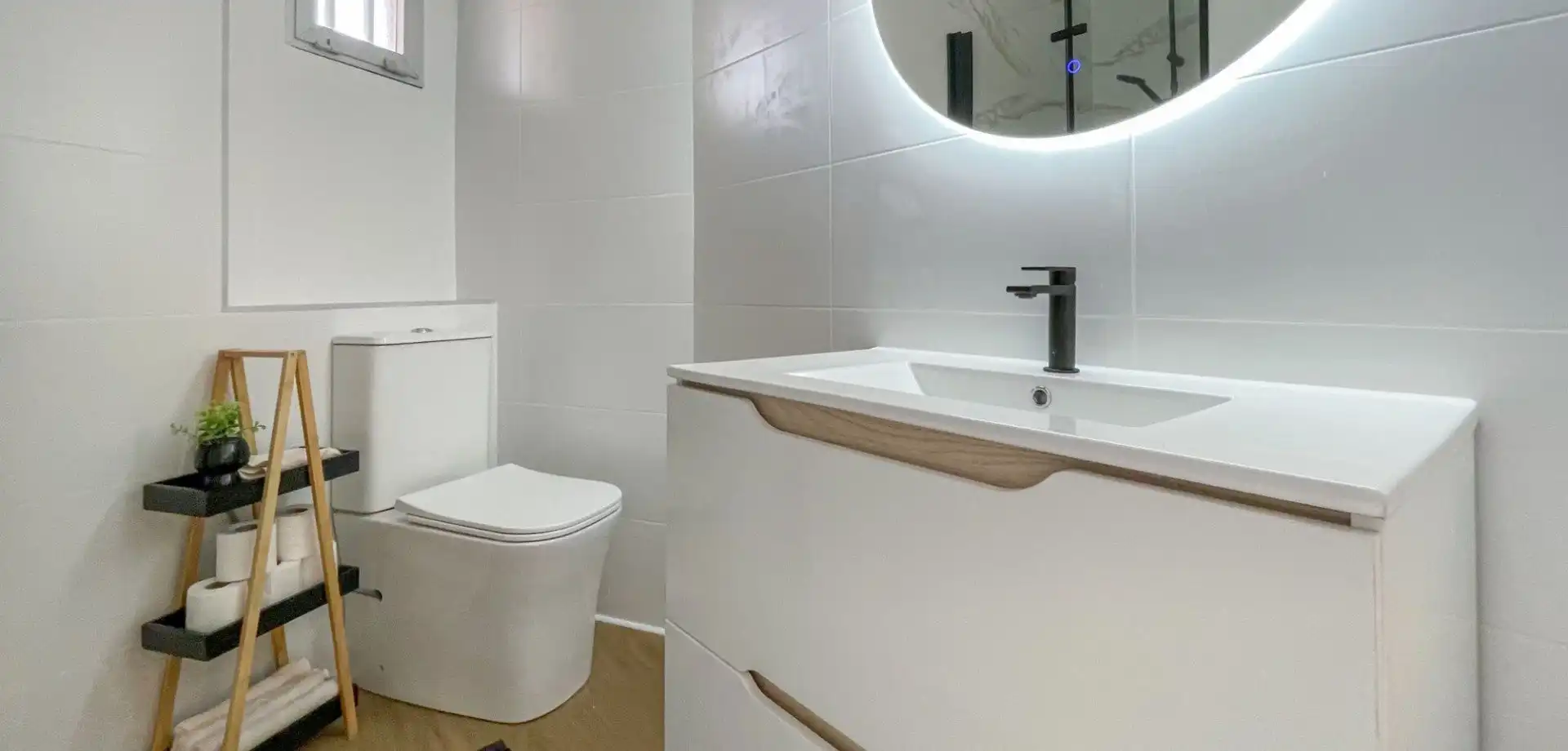 Baño de Apartamento en venta en Orihuela con Calefacción, Terraza y Balcón
