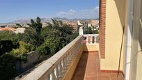 Exterior view of Single-family semi-detached for sale in Vegas del Genil  with Terrace and Balcony