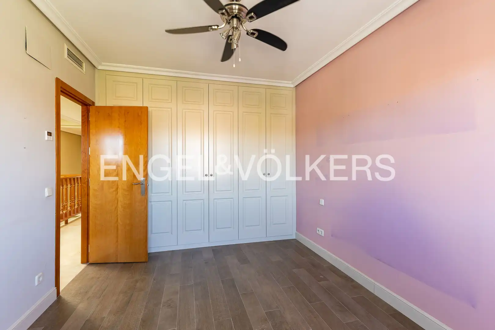 Bedroom of Houses for sale in Villanueva de la Cañada  with Air Conditioner, Heating and Private garden