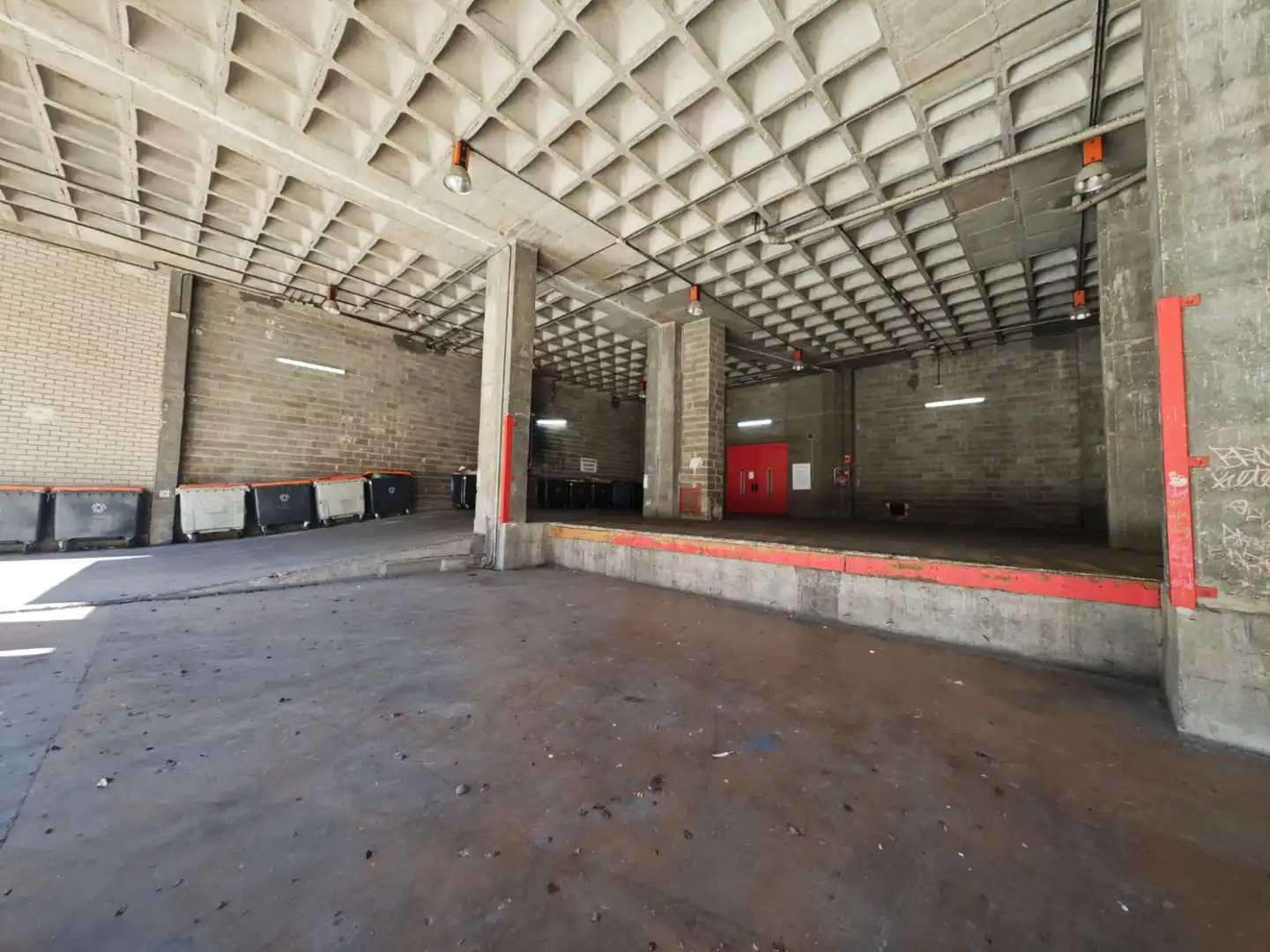 Industrial buildings for sale in Madrid