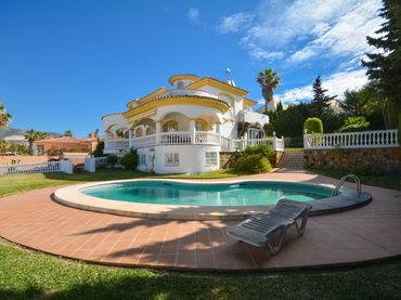 Xalet amb piscina en venda a Torrequebrada