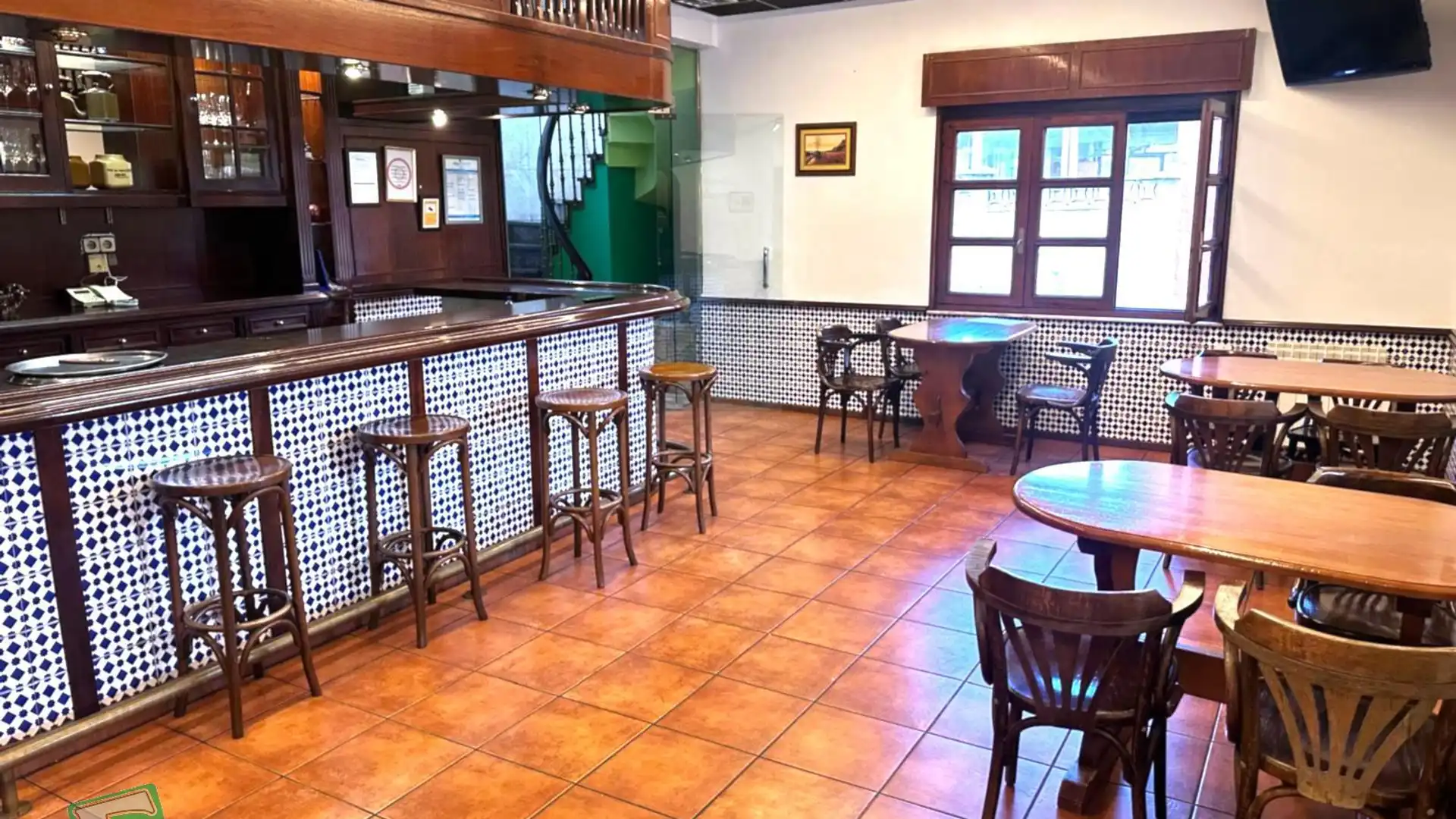 Premises for sale in Siero  with Furnished