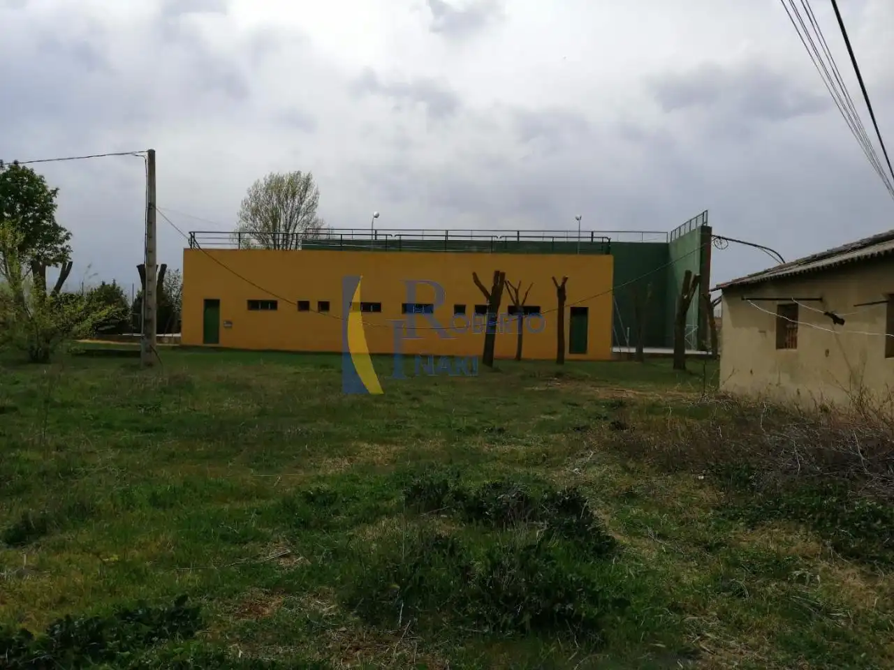 Vista exterior de Nau industrial en venda en Gordoncillo