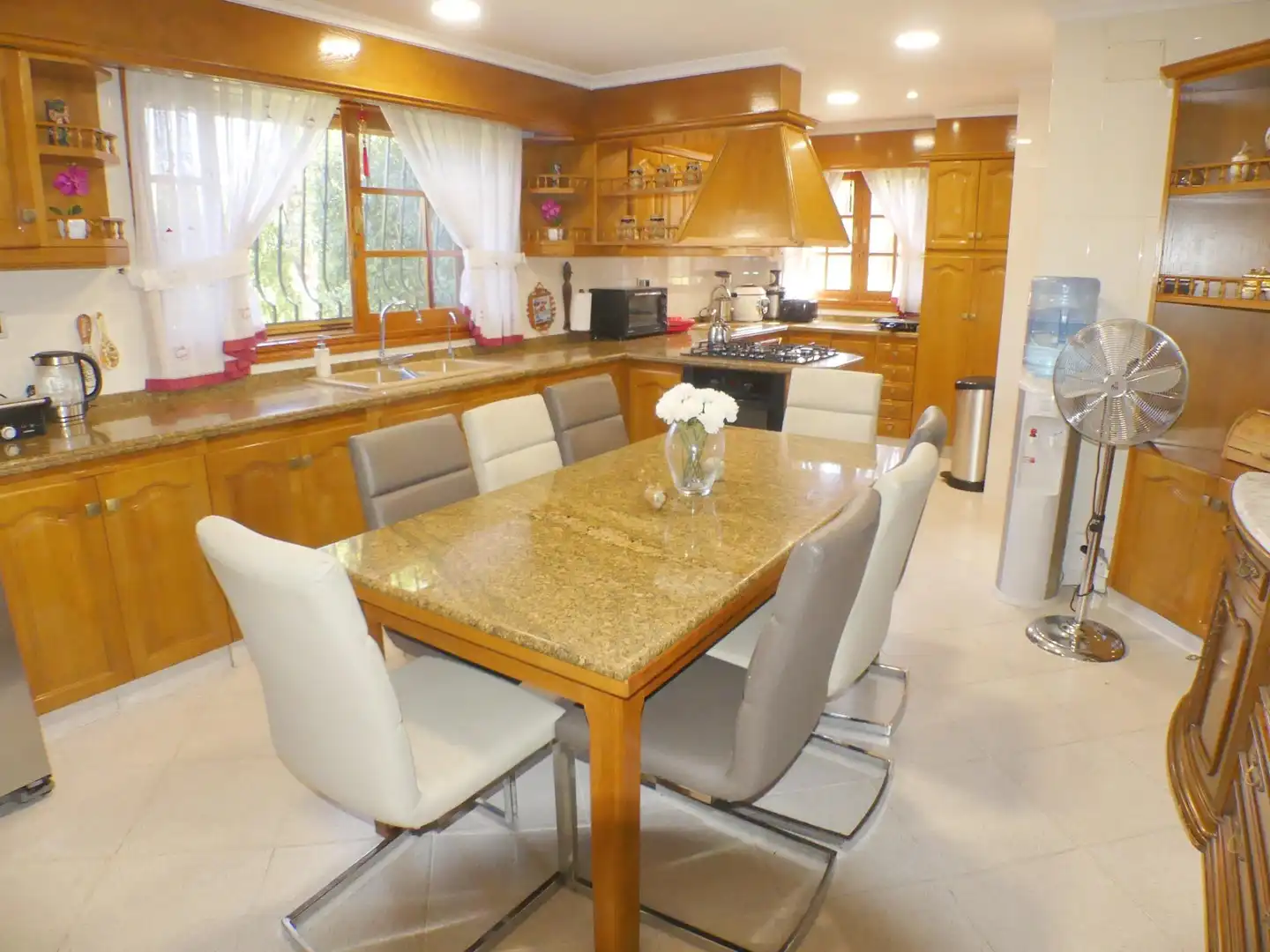Cuina de Casa o xalet en venda en Godella amb Aire condicionat, Calefacció i Jardí privat