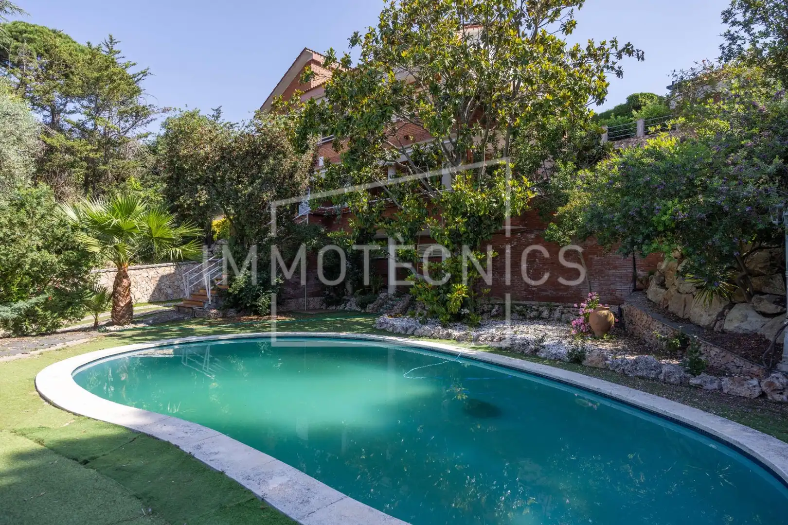 Piscina de Casa o xalet en venda en Arenys de Munt amb Aire condicionat, Calefacció i Jardí privat