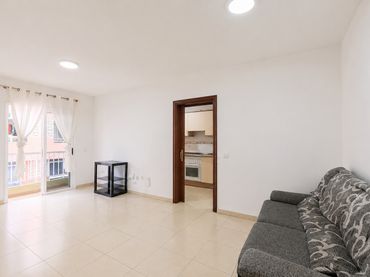 Apartamento con balcón en venta en Calle Chipude 24