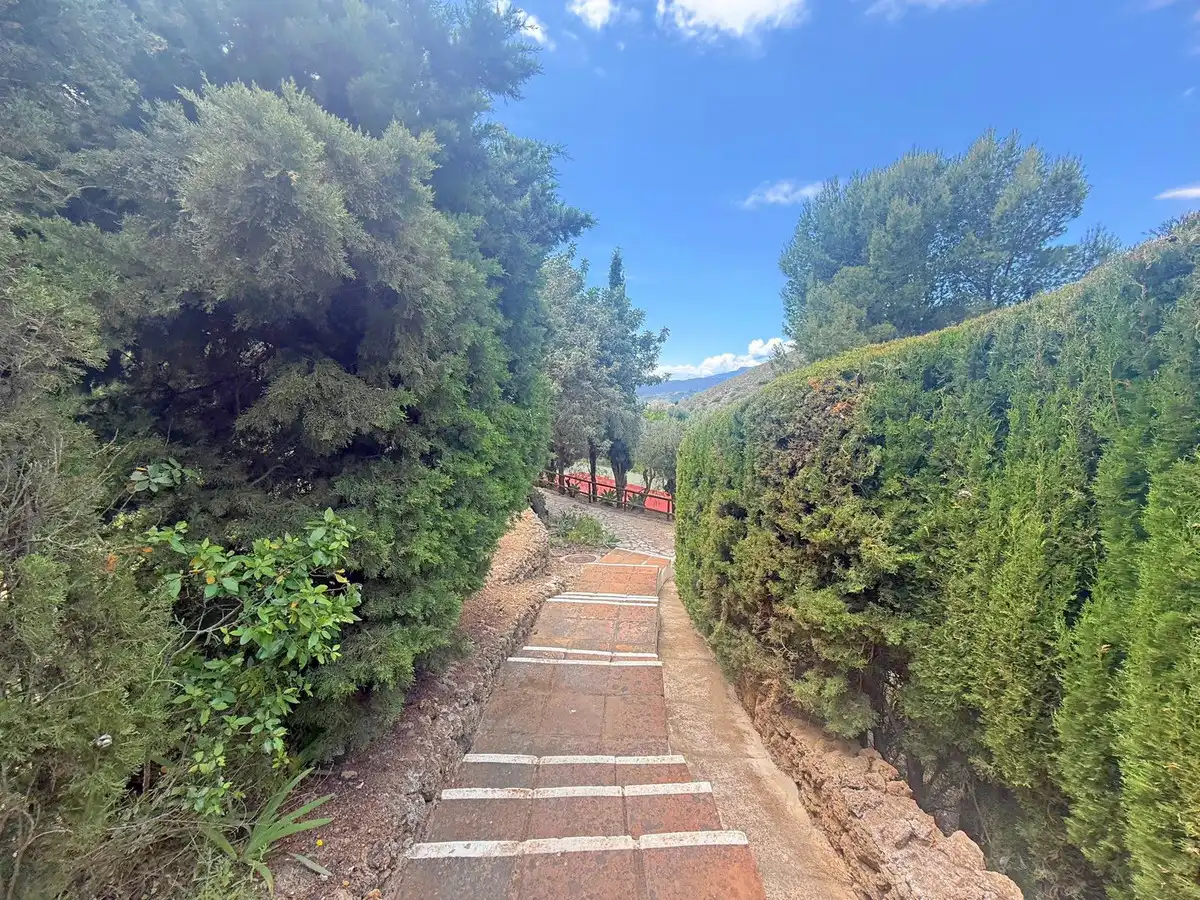Außenansicht von Einfamilien-Reihenhaus zum Verkauf in Mijas mit Klimaanlage, Privatgarten und Terrasse