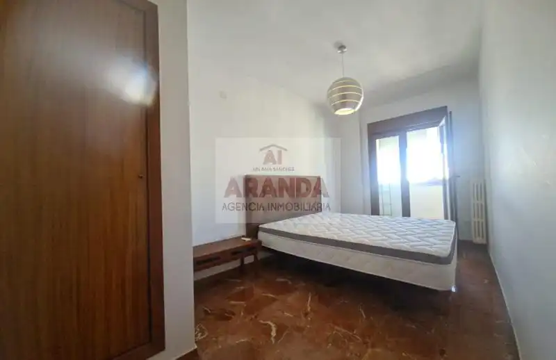 Habitación de Piso de alquiler en Zaragoza con Aire acondicionado, Calefacción y Trastero