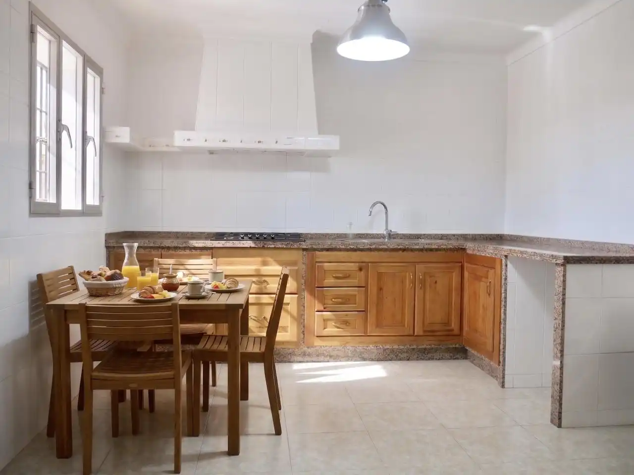 Kitchen of Ground floor for sale in Málaga  with Air Conditioner, Private garden and Terrace