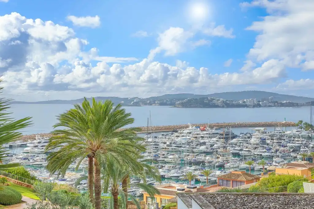 Vista exterior de Apartamento en venta en Calvià con Aire acondicionado, Jardín privado y Terraza