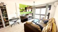 Living room of Flat for sale in  Sevilla Capital  with Air Conditioner
