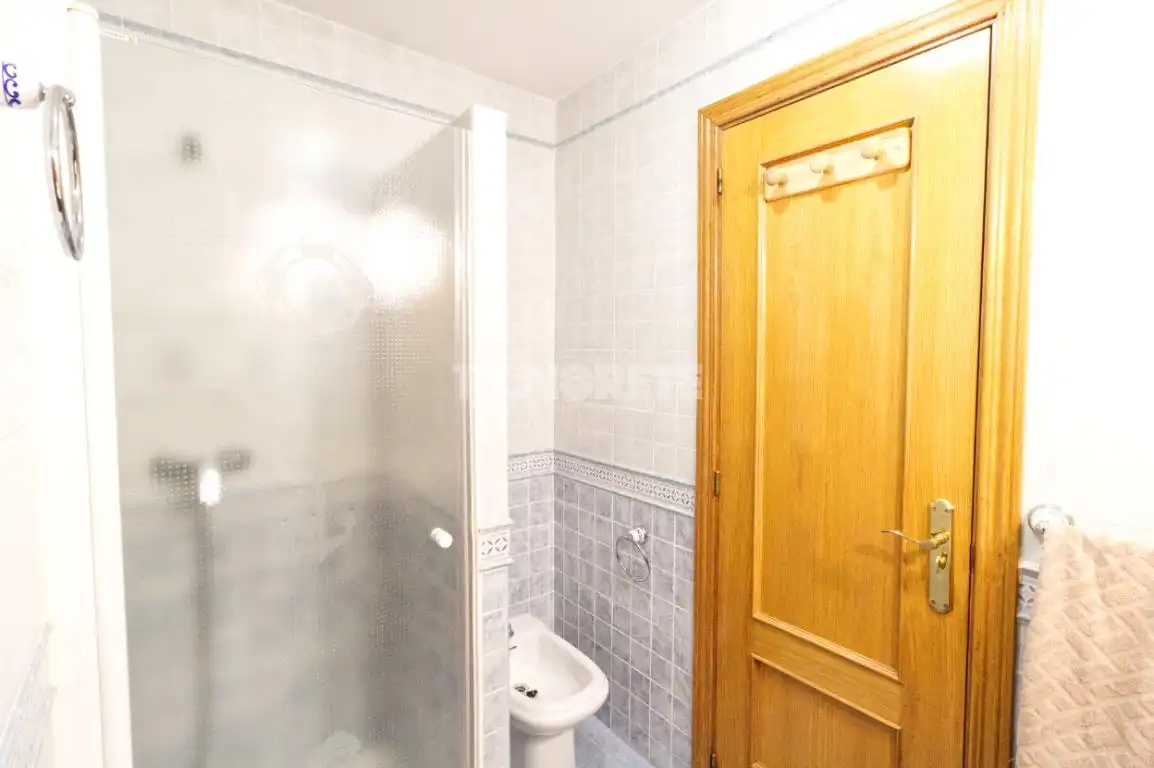 Baño de Piso en venta en Toledo con Calefacción