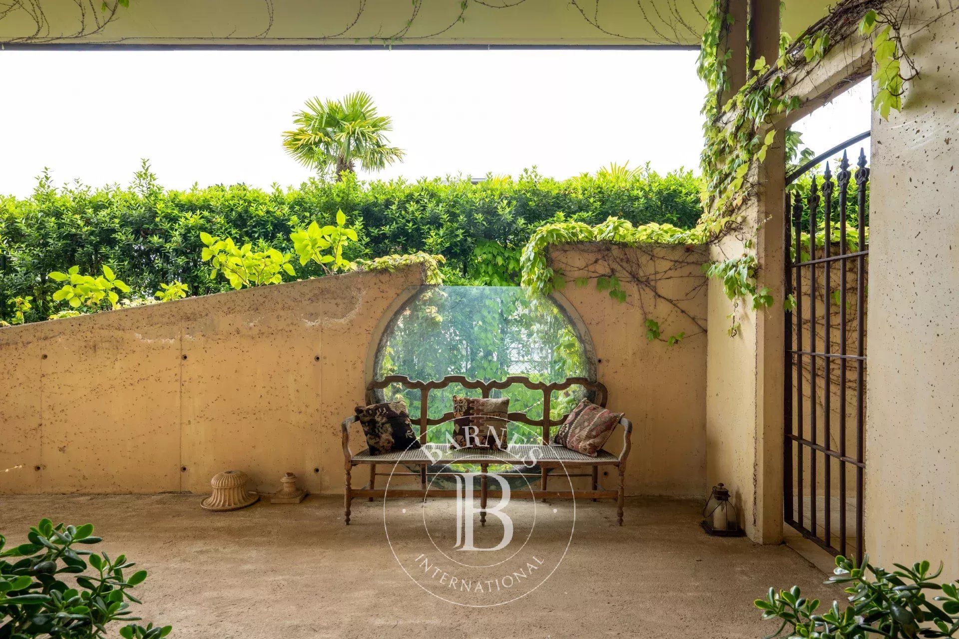 Jardí de Casa o xalet en venda en  Pamplona / Iruña amb Aire condicionat, Calefacció i Jardí privat