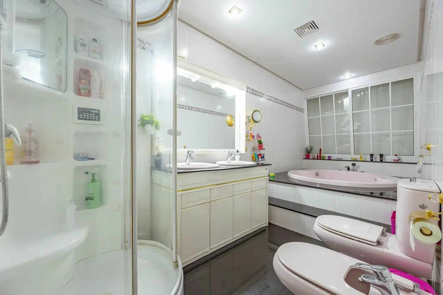 Badezimmer von Gebäude zum Verkauf in Telde