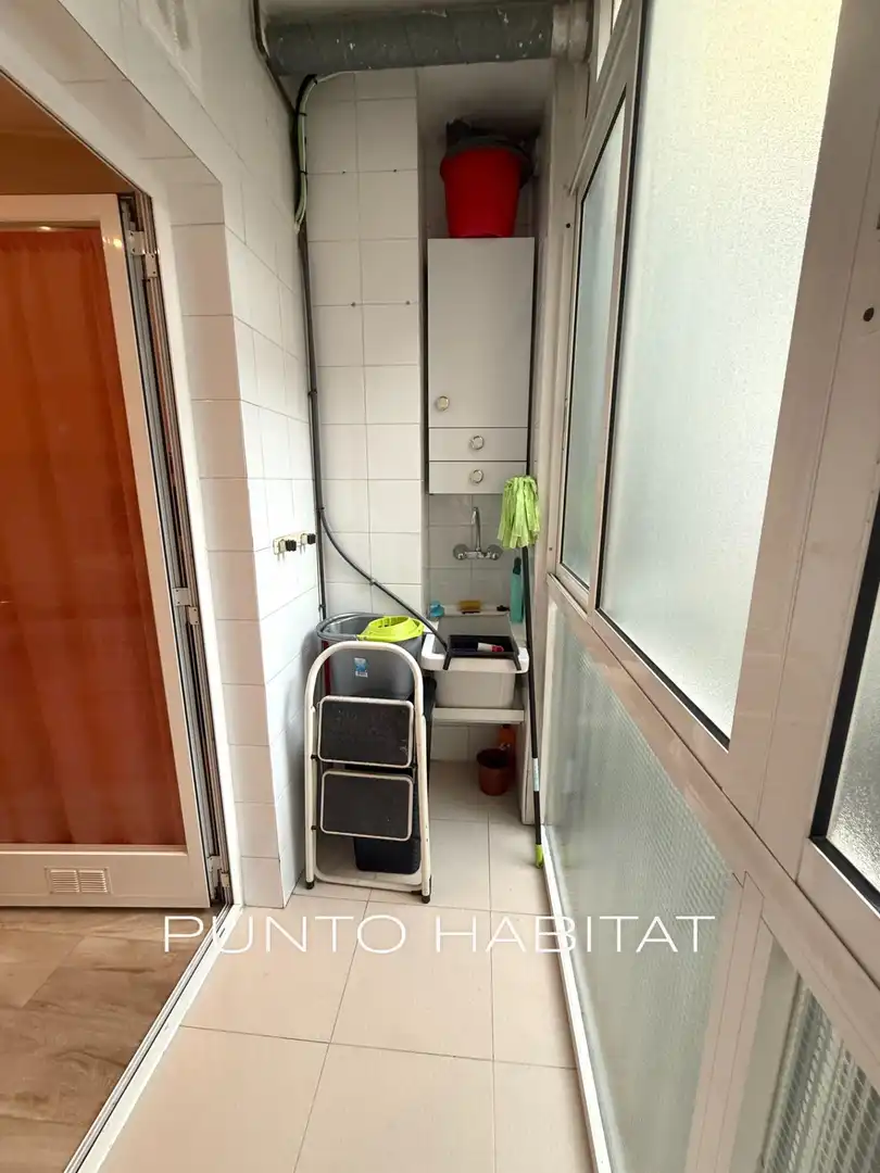 Balcony of Flat for rent in Barcelona  with Air Conditioner, Heating and Parquet flooring