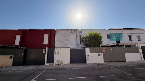 Foto 2 von Einfamilien-Reihenhaus zum Verkauf in Calle Puerta de la Macarena, 50, Avenida Juan Diego, Bormujos