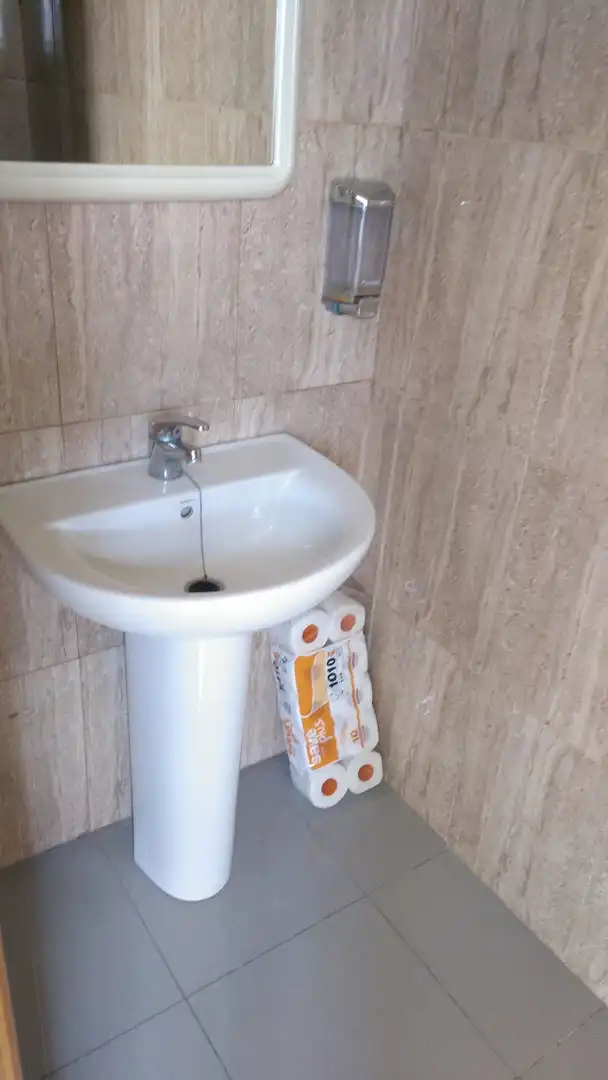 Baño de Oficina de alquiler en Las Torres de Cotillas con Aire acondicionado