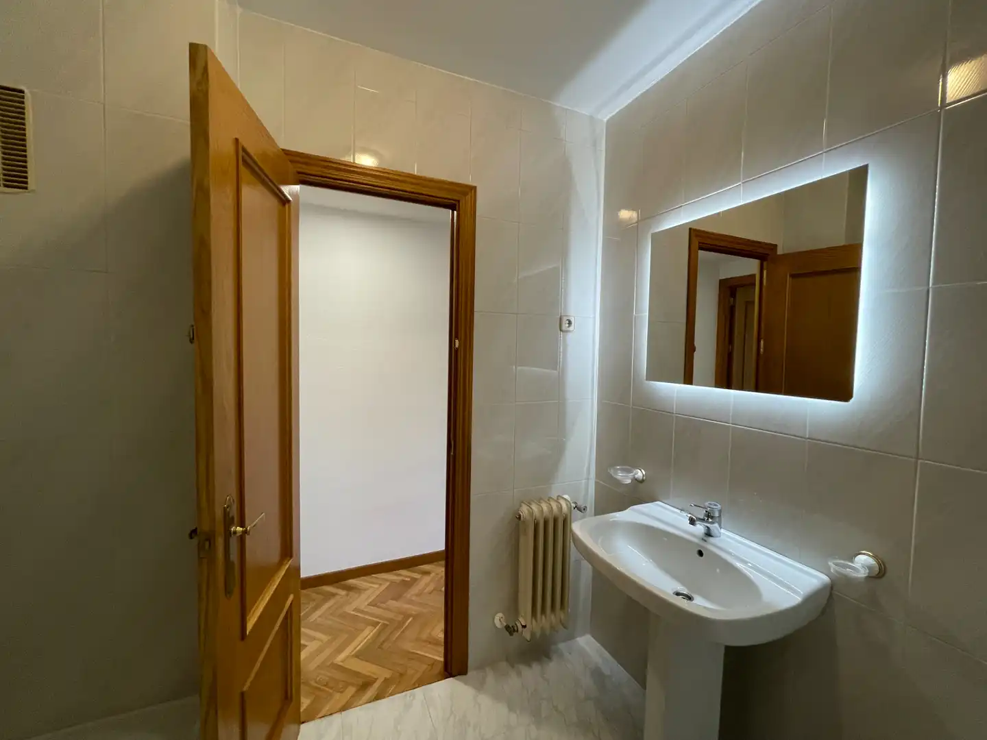Baño de Casa o chalet de alquiler en San Agustín del Guadalix con Aire acondicionado, Calefacción y Jardín privado