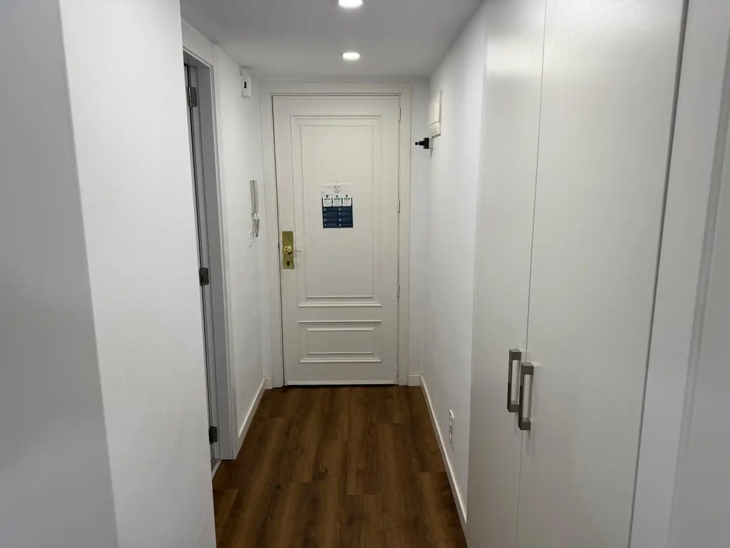 Wohnung zum Verkauf in Valencia mit Klimaanlage, Parkett und Alarm