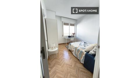 Photo 3 of Room in Goya, Madrid Capital