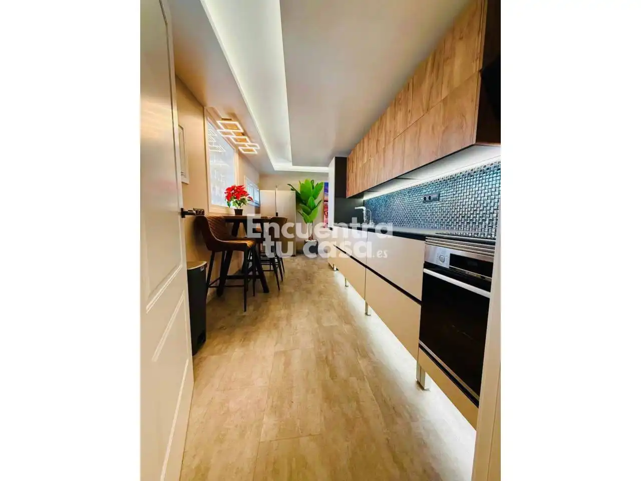 Duplex with pool for sale in Avenida París, imagen 3
