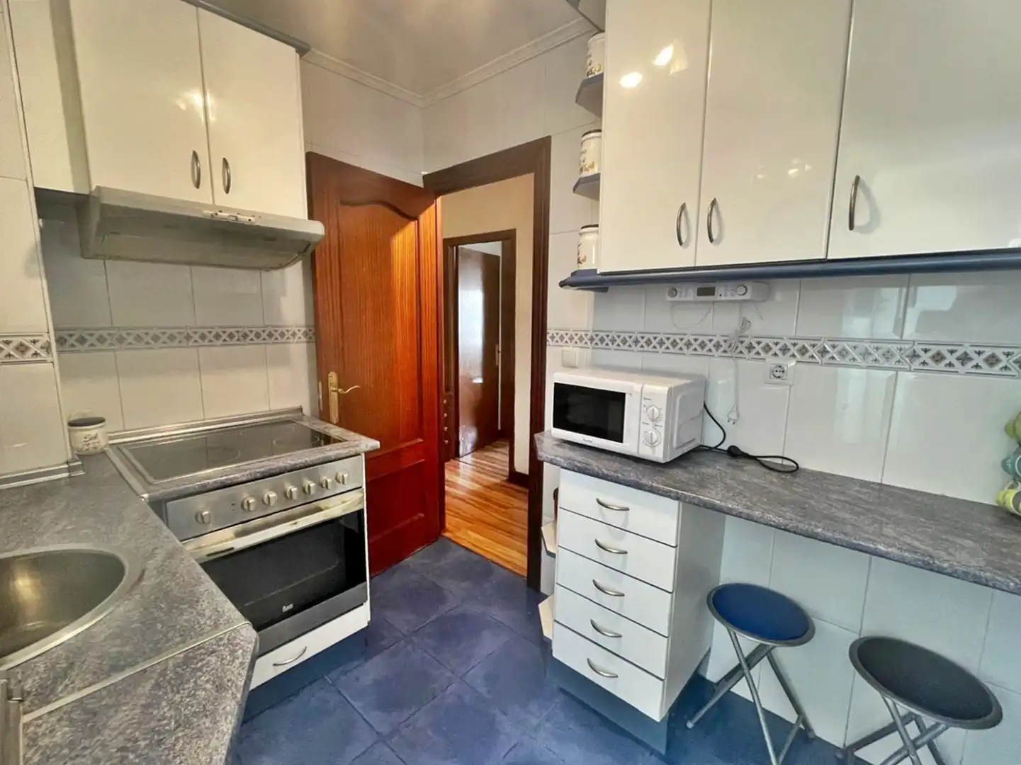 Cocina de Piso en venta en Torrelavega  con Parquet y Balcón