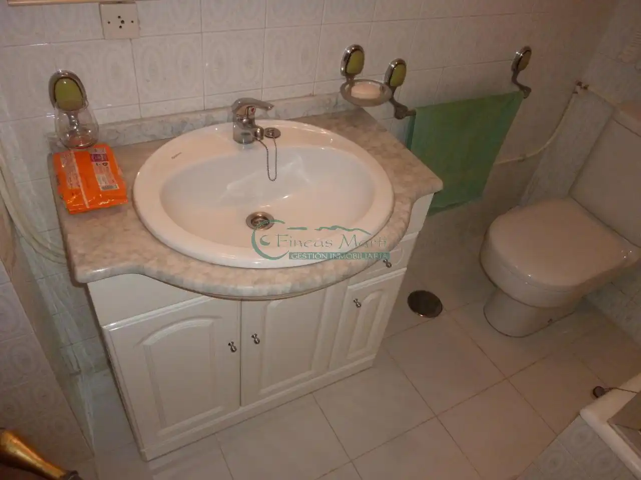 Baño de Piso de alquiler en Vigo  con Calefacción, Trastero y Amueblado