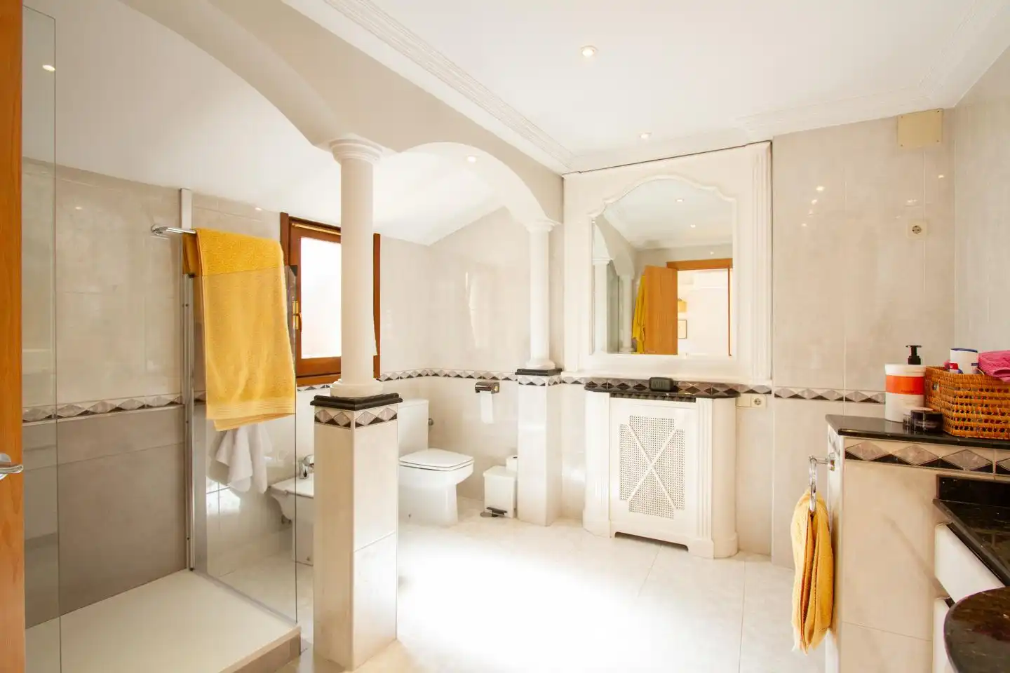 Badezimmer von Maisonette zum Verkauf in Villava / Atarrabia mit Klimaanlage, Heizung und Terrasse