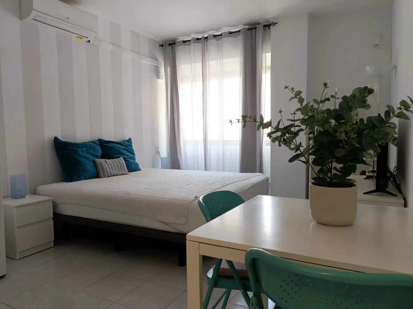 Bedroom of Study for rent in Sevilla  with Air Conditioner, Heating and Furnished
