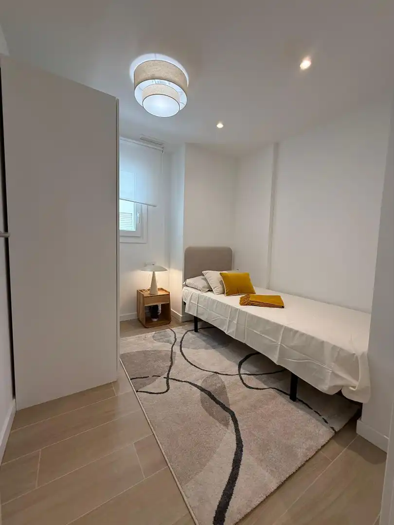 Habitación de Piso en venta en Valencia con Aire acondicionado, Jardín privado y Amueblado