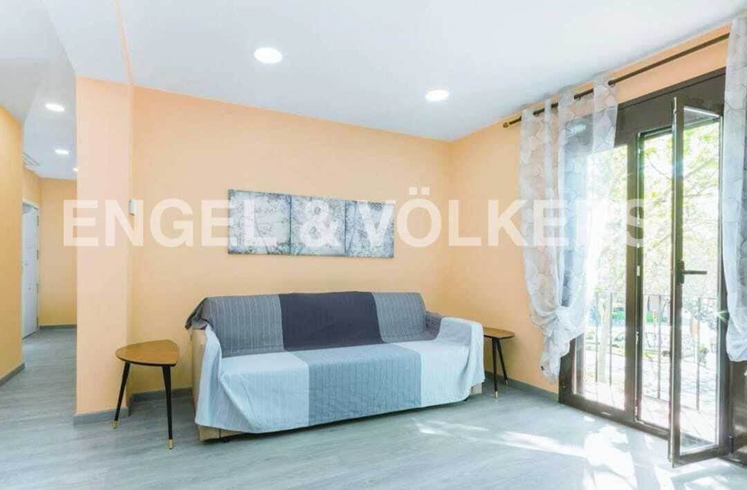 Dormitori de Apartament de lloguer en  Barcelona Capital amb Aire condicionat, Calefacció i Moblat