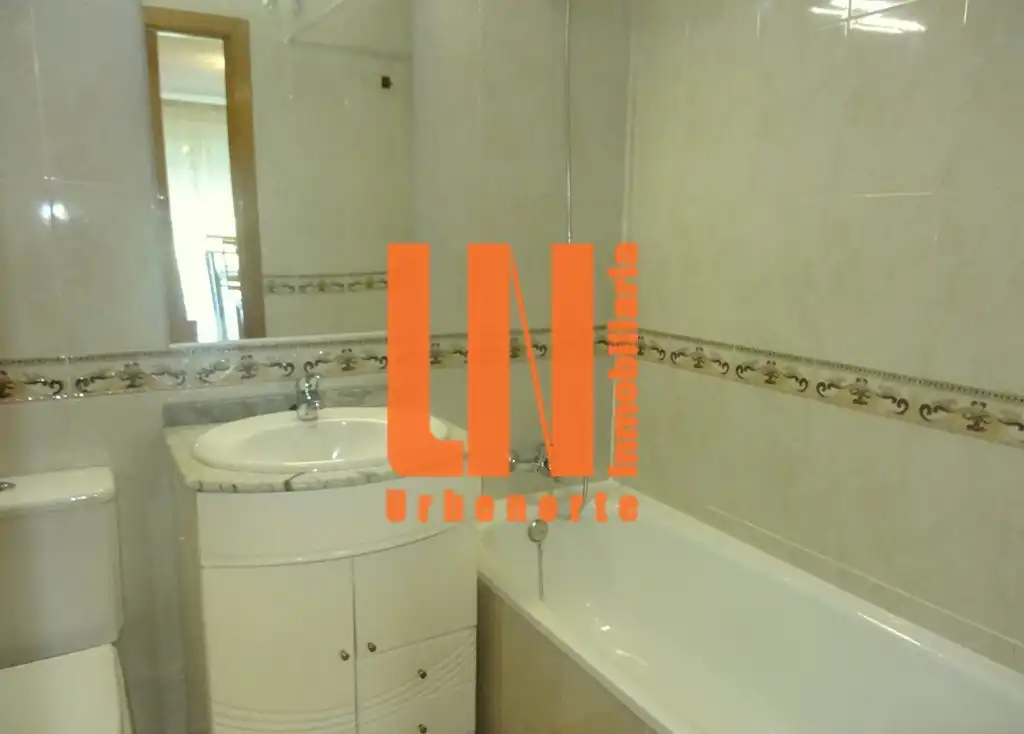Baño de Piso en venta en Villanueva de la Cañada con Calefacción, Parquet y Terraza