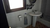 Bathroom of House or chalet for sale in Mallén