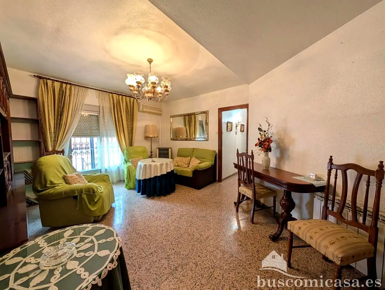 Sala d'estar de Casa o xalet en venda en Linares amb Aire condicionat, Calefacció i Jardí privat