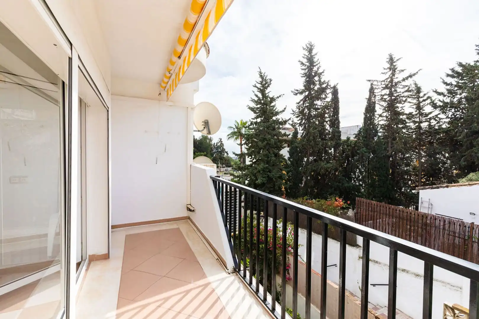 Dormitori de Apartament en venda en Torremolinos amb Terrassa i Balcó