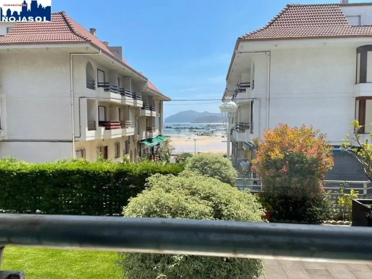 Außenansicht von Wohnung zur Miete in Noja mit Heizung, Privatgarten und Terrasse