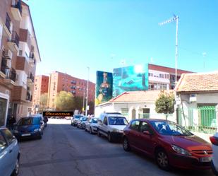 Vista exterior de Casa o xalet en venda en Fuenlabrada amb Jardí privat i Alarma