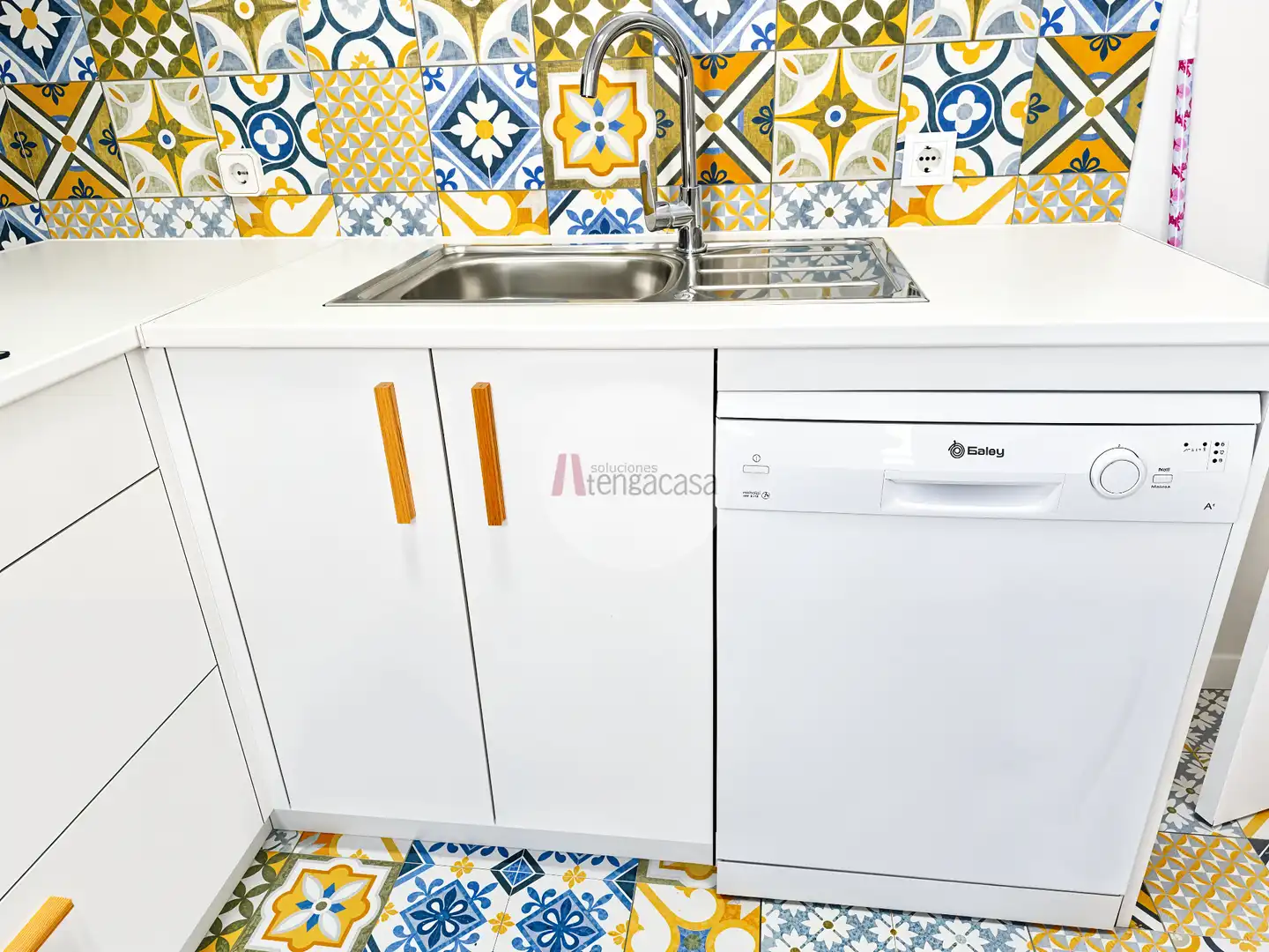 Kitchen of Flat for rent in Madrid  with Heating, Terrace and Washing machine