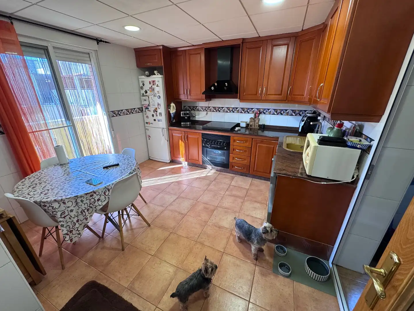 Küche von Einfamilien-Reihenhaus zum Verkauf in Villena mit Heizung, Terrasse und Abstellraum