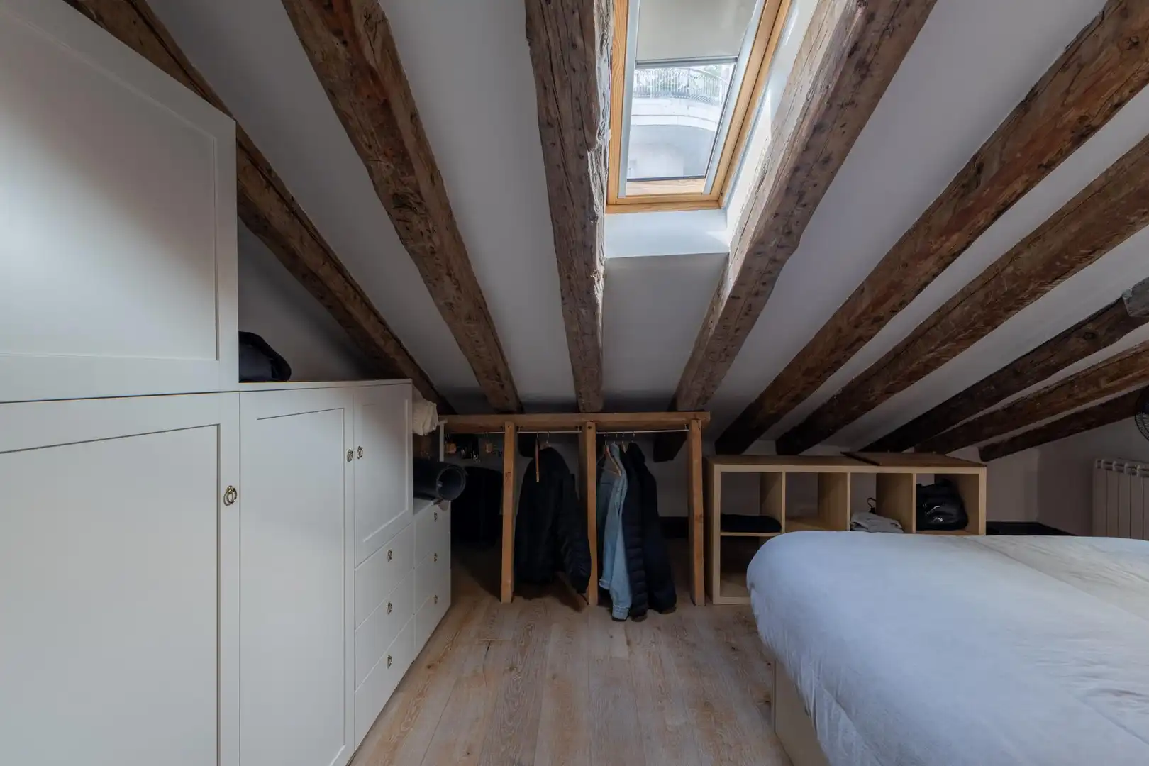 Schlafzimmer von Wohnungen zur Miete in Madrid mit Klimaanlage, Heizung und Möbliert