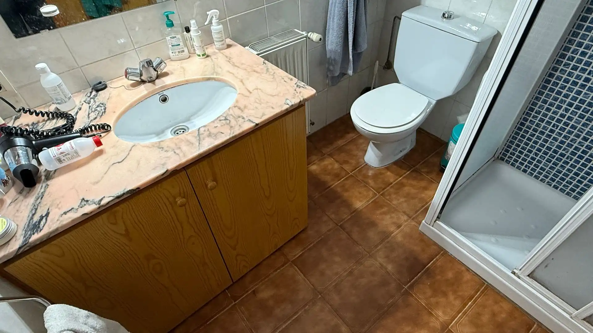 Badezimmer von Wohnung zum Verkauf in Castellterçol mit Heizung, Terrasse und Abstellraum