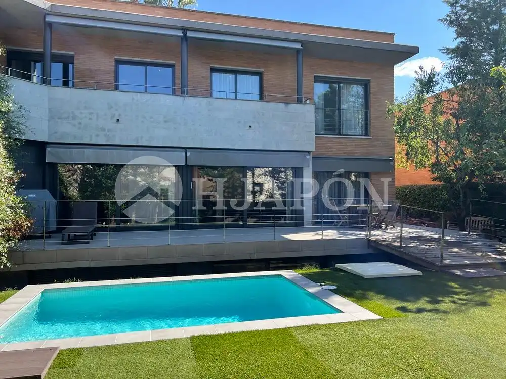 Vista exterior de Casa o chalet en venta en Alella con Aire acondicionado, Jardín privado y Terraza