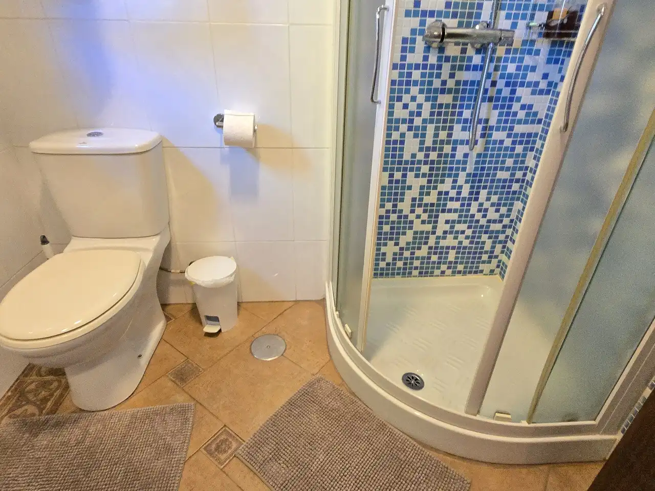 Bathroom of Houses for sale in Viñuela  with Air Conditioner, Terrace and Swimming Pool