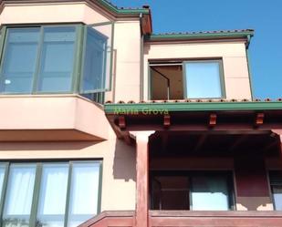 Vista exterior de Casa adosada en venda en Nigrán amb Terrassa i Piscina