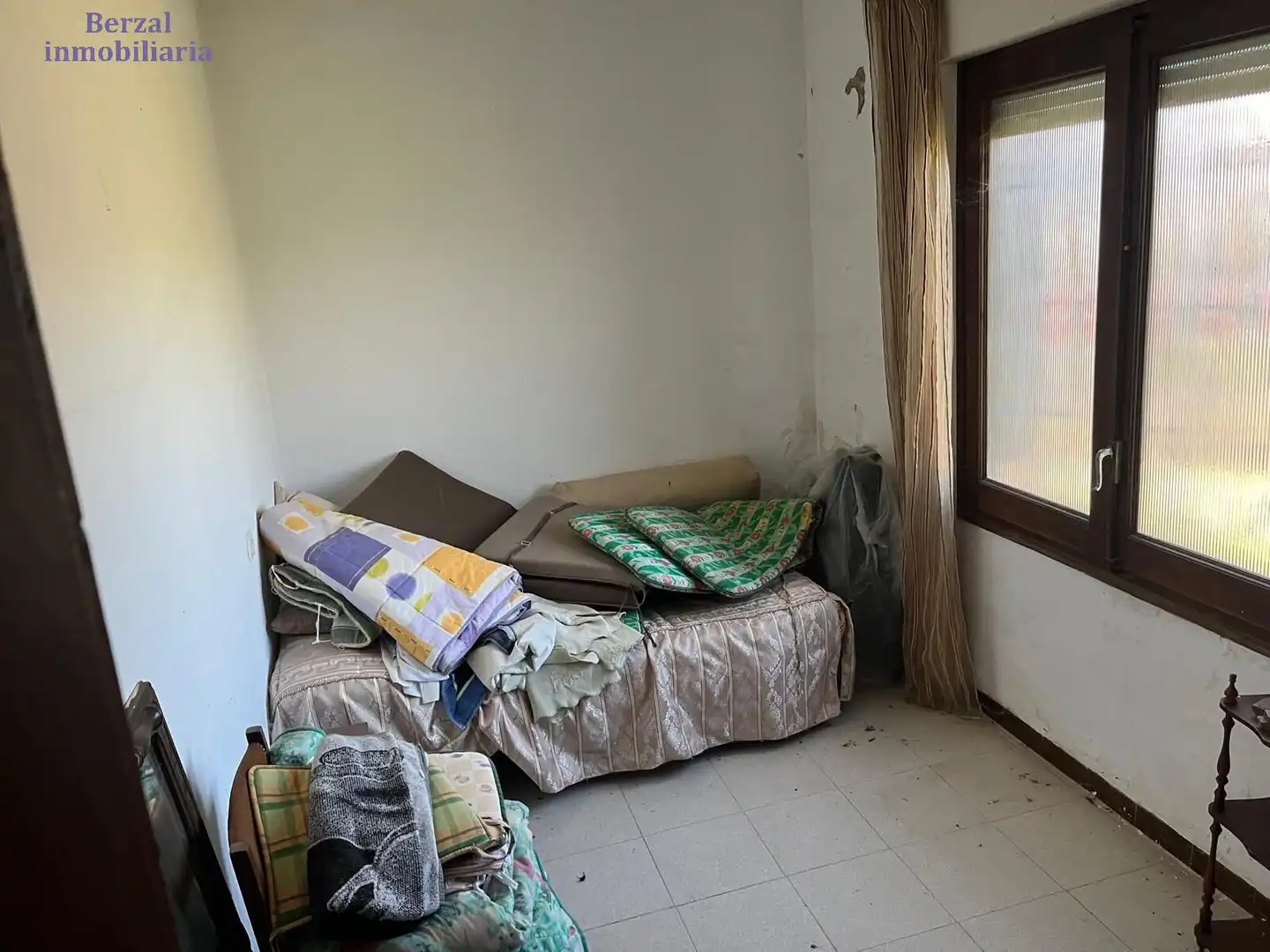 Habitación de Nave industrial en venta en  Logroño