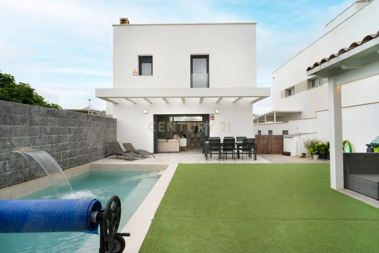 Exterior view of Houses for sale in Málaga  with Air Conditioner, Private garden and Storage room